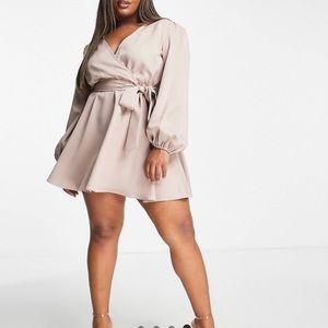 In The Style Plus × Perrie Sian wrap detail volume sleeve skater dress (Stone)